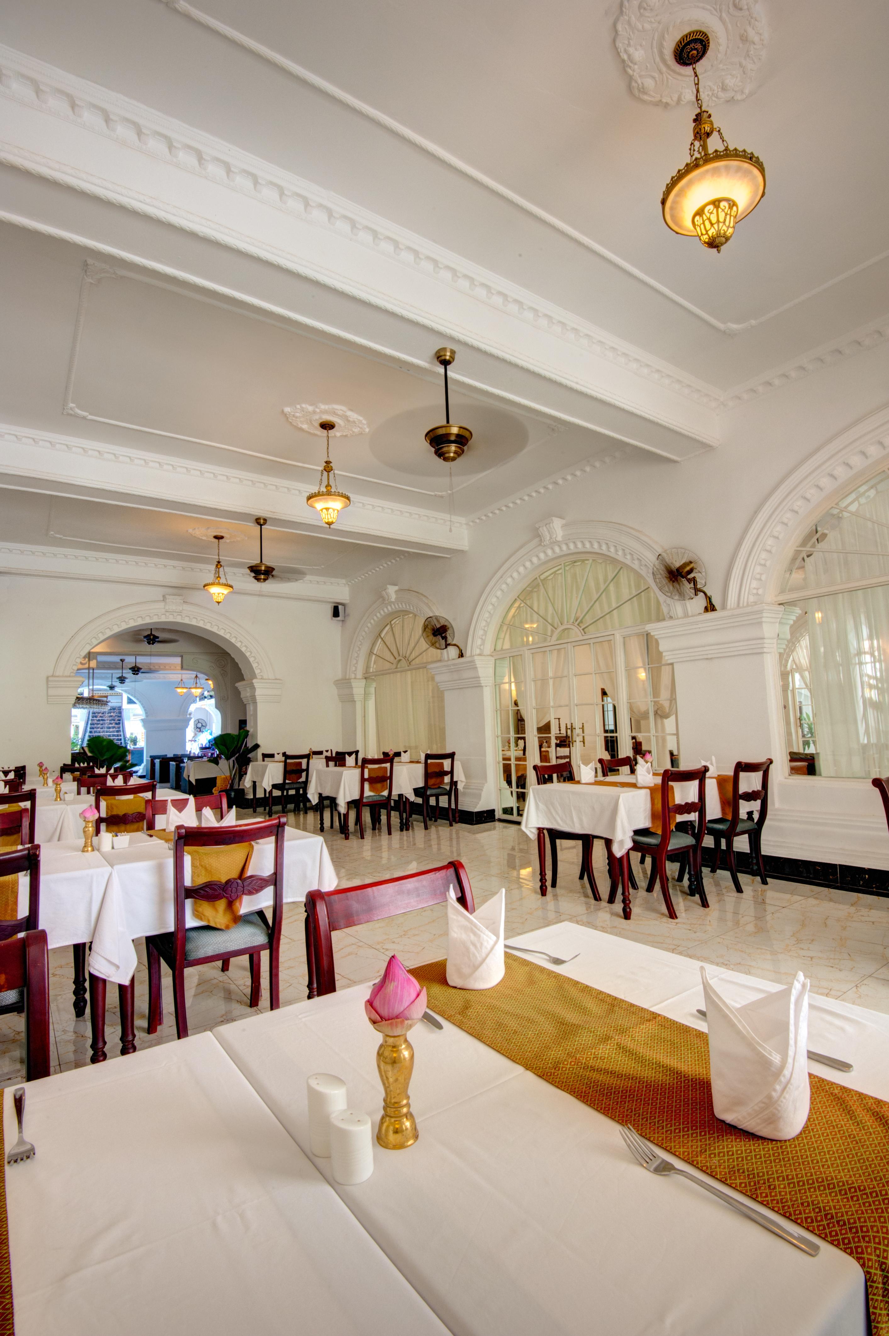 Le Grand Palais Boutique Hotel Пномпень Экстерьер фото